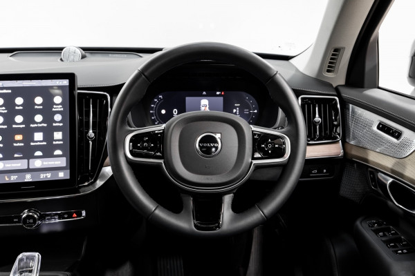 2025 Volvo XC90 L Series Ultra T8 Plug-In Hybrid SUV Image 16