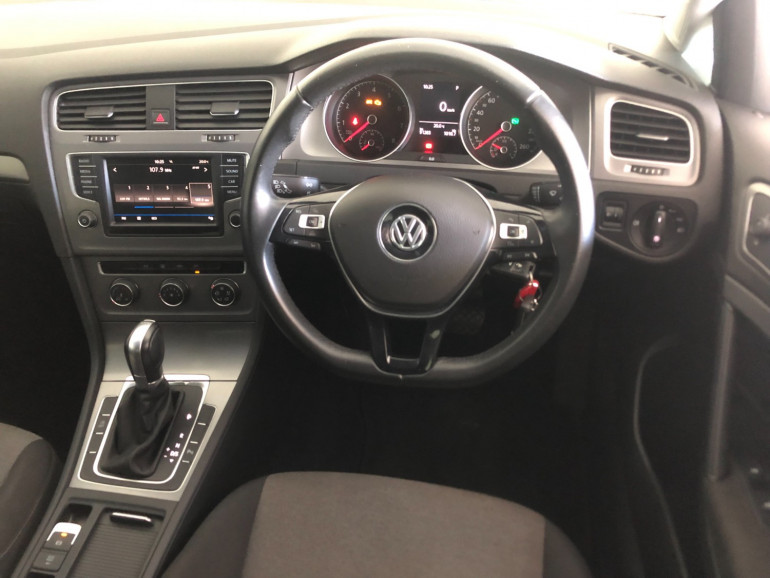 2017 Volkswagen Golf 7 92TSI Hatch Image 11