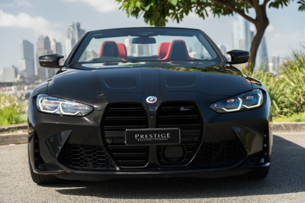 2022 BMW M4 Competition Convertible Image 4