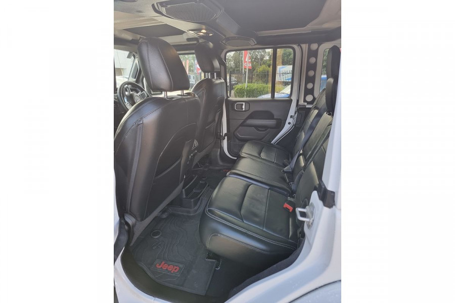 2022 Jeep Wrangler JL Unlimited Overland SUV Image 12