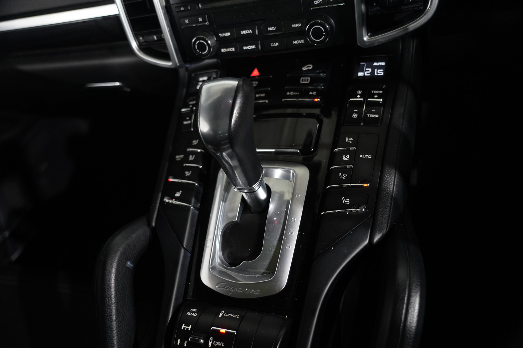 2016 Porsche Cayenne Diesel Platinum Edition SUV Image 17
