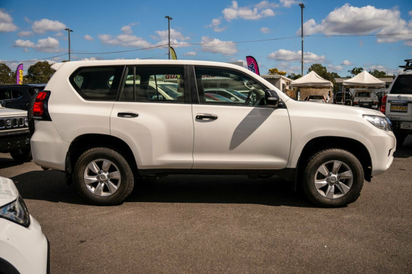 2022 Toyota LandCruiser Prado GDJ150R GX SUV Image 3