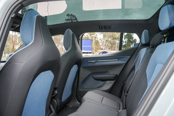 2024 MY25 Volvo EX30  Single Motor Extended Range Ultra SUV Image 27