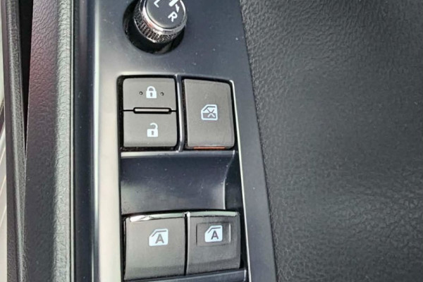 2018 Toyota Camry AXVH71R SL Sedan Image 25