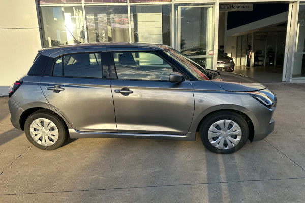 2025 Suzuki Swift Hybrid UZ Hybrid Hatch Image 2