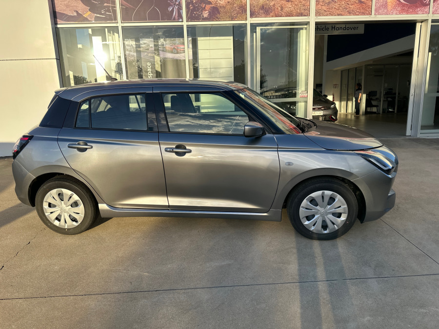 2025 Suzuki Swift Hybrid UZ Hybrid Hatch Image 2