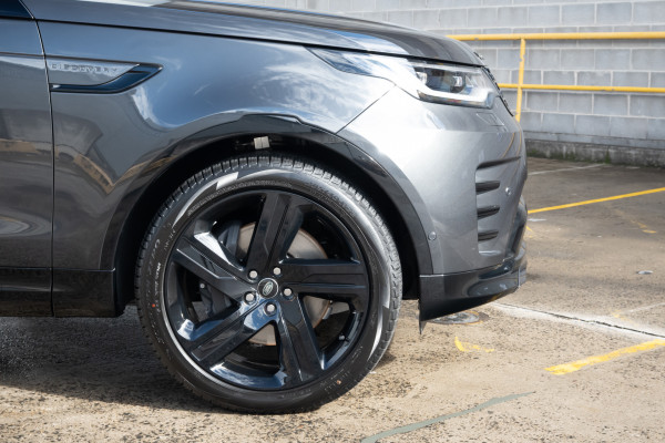 2026 Land Rover Discovery Series 5 D350 Dynamic SE SUV image 23