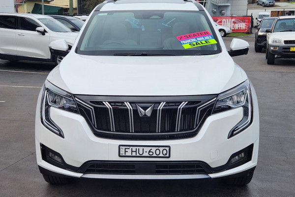 2023 Mahindra XUV700  AX7L SUV Image 8