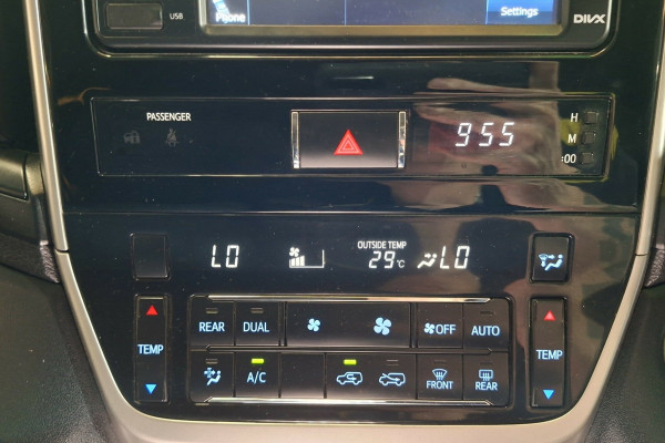 2016 Toyota LandCruiser VDJ200R GXL SUV Image 24