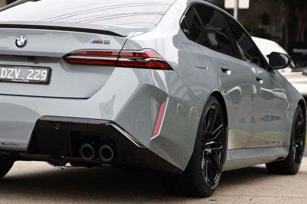 2025 BMW M5 G90  Sedan image 5