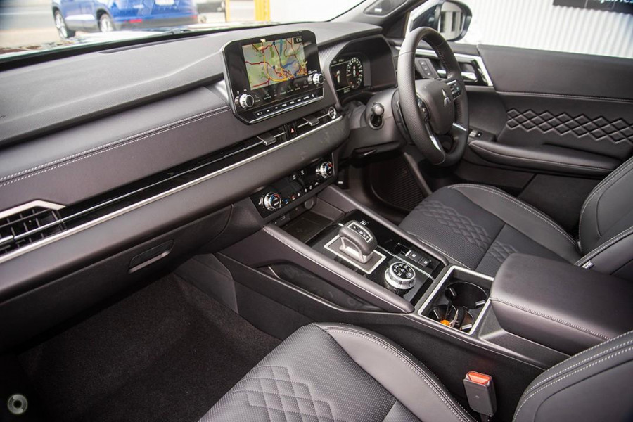 2024 Mitsubishi Outlander ZM PHEV GSR SUV Image 8