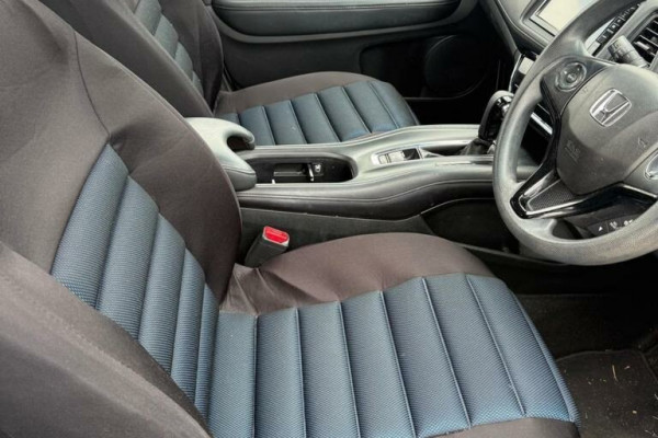 2019 Honda HR-V  VTi SUV Image 9