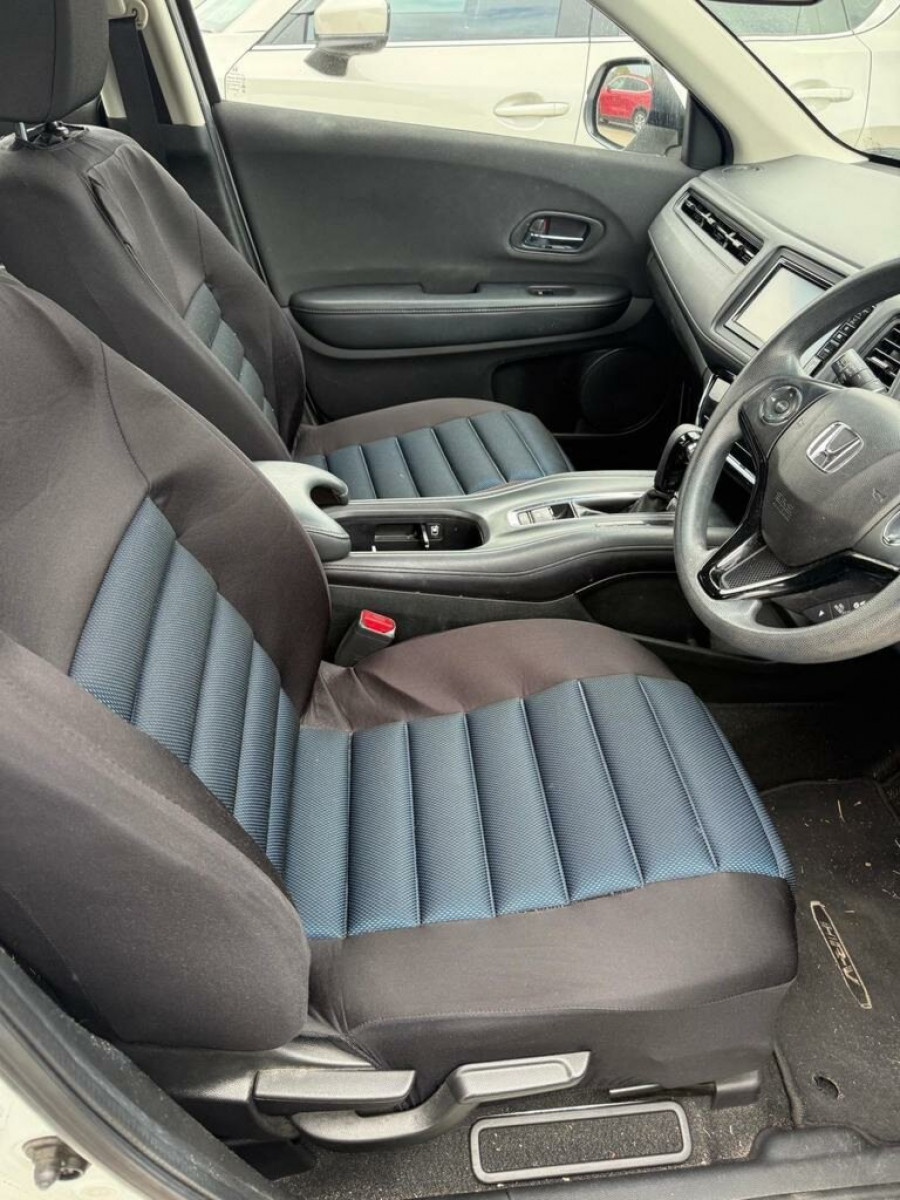 2019 Honda HR-V  VTi SUV Image 9
