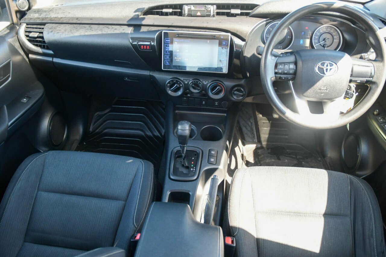 2015 Toyota Hilux GUN126R SR Double Cab Utility Image 9