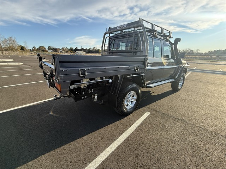 2022 Toyota LandCruiser VDJ79R GXL Cab Chassis Image 3