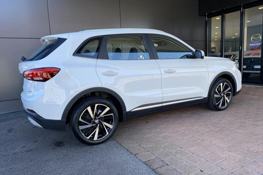 2025 MG ZS ZS32 Essence SUV Image 15