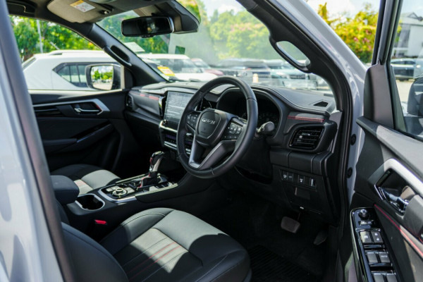 2026 MY25.5 Isuzu MU-X RJ X-TERRAIN SUV Image 19