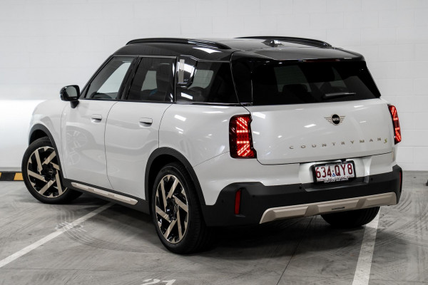 2026 MINI Countryman U25 SE Favoured SUV image 2