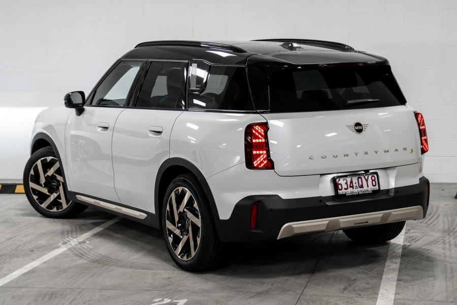 2026 MINI Countryman U25 SE Favoured SUV