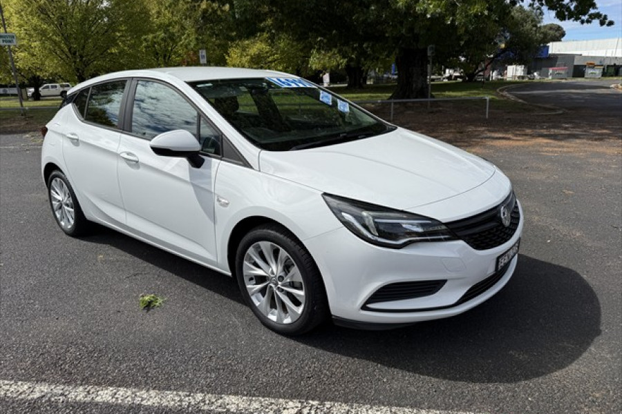 2019 Holden Astra BK R Hatch Image 7