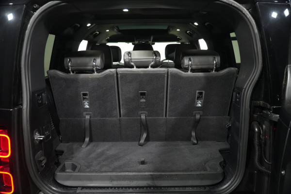 2025 Land Rover Defender L663 130 D350 X-Dynamic SE SUV image 35