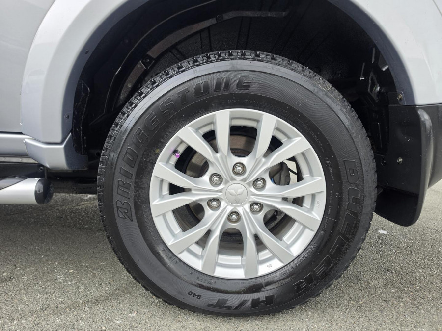 2014 Mitsubishi Challenger PC LS SUV Image 11