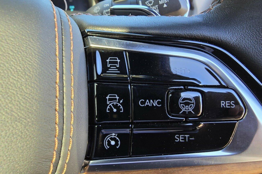 2023 Jeep Grand Cherokee WL Summit Reserve 4xe SUV Image 18