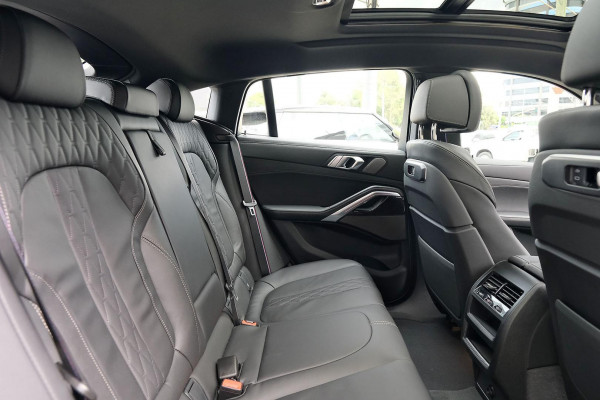 2025 BMW X6 G06 LCI xDrive40i M Sport SUV image 13