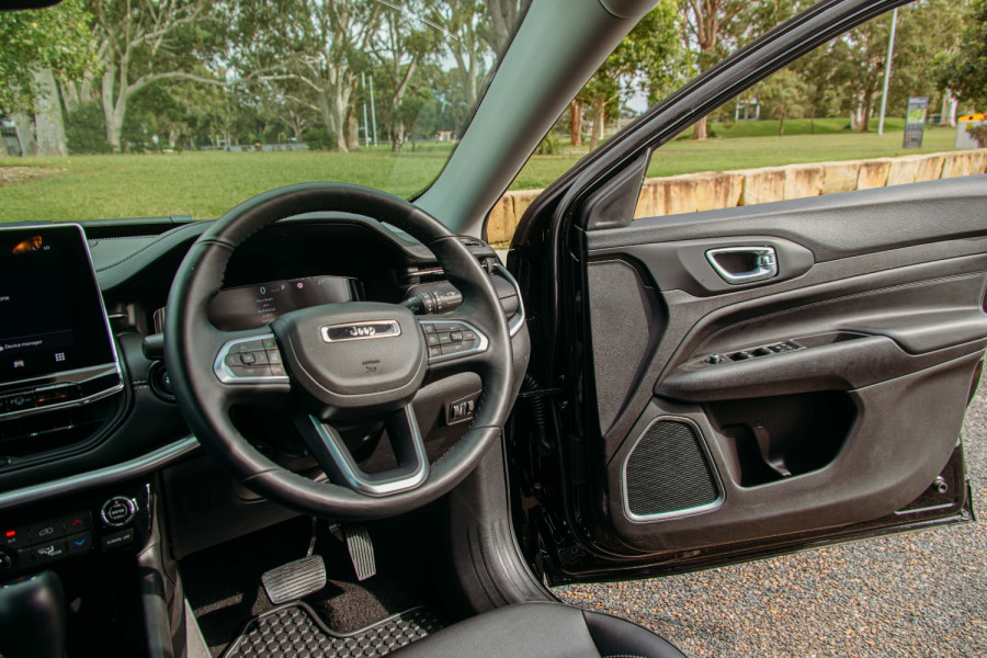2023 MY24 Jeep Compass MV Limited e-Hybrid SUV Image 13