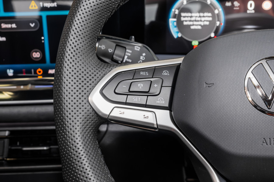 2025 MY26 Volkswagen Tayron R4 195TSI R-Line SUV Image 11