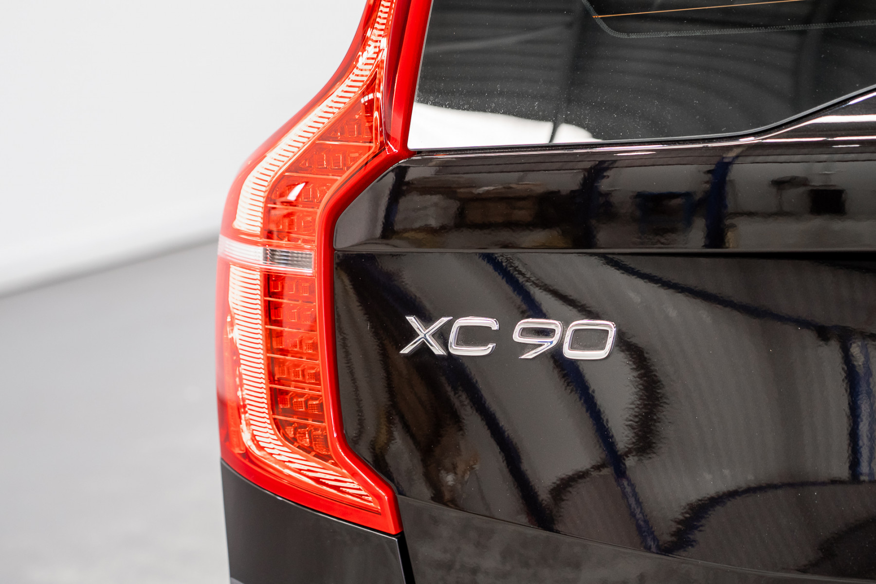 2021 Volvo XC90 T6 R-Design (Awd) SUV Image 10