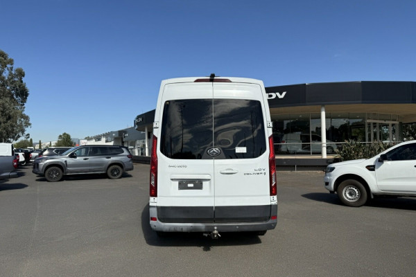 2021 LDV Deliver 9  Bus Image 5
