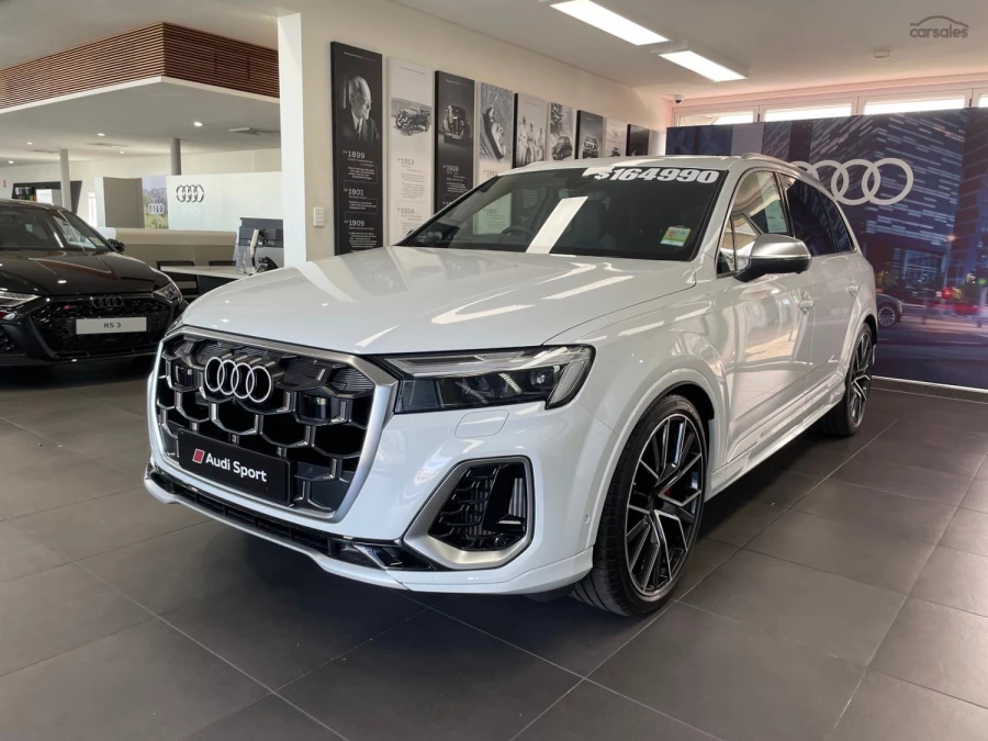 2026 Audi SQ7 TFSI Wagon Image 1