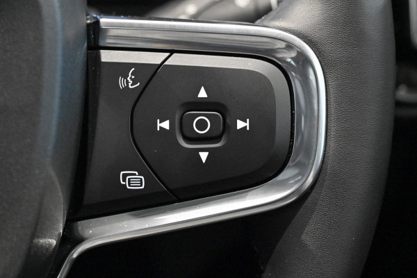 2026 Volvo XC40 XZ Ultra B4 Bright SUV Image 17