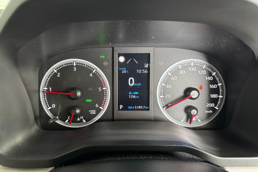 2021 Toyota HiAce GDH300R  Crew Van Image 9