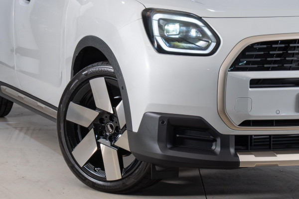 2026 MY25 MINI Countryman U25 S Favoured SUV image 22