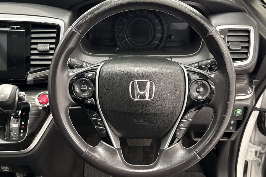 2016 Honda Odyssey 5th Gen VTi-L SUV Image 17