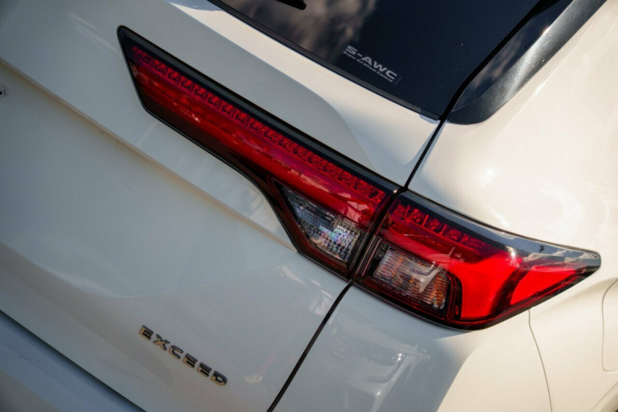 2023 MY24 Mitsubishi Outlander ZM Exceed SUV Image 7