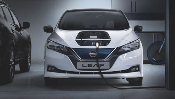 LEAF Charging the new Nissan LEAF