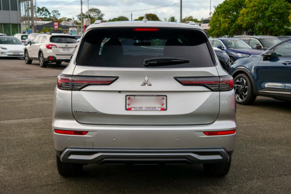 2025 Mitsubishi Outlander ZM LS SUV Image 3