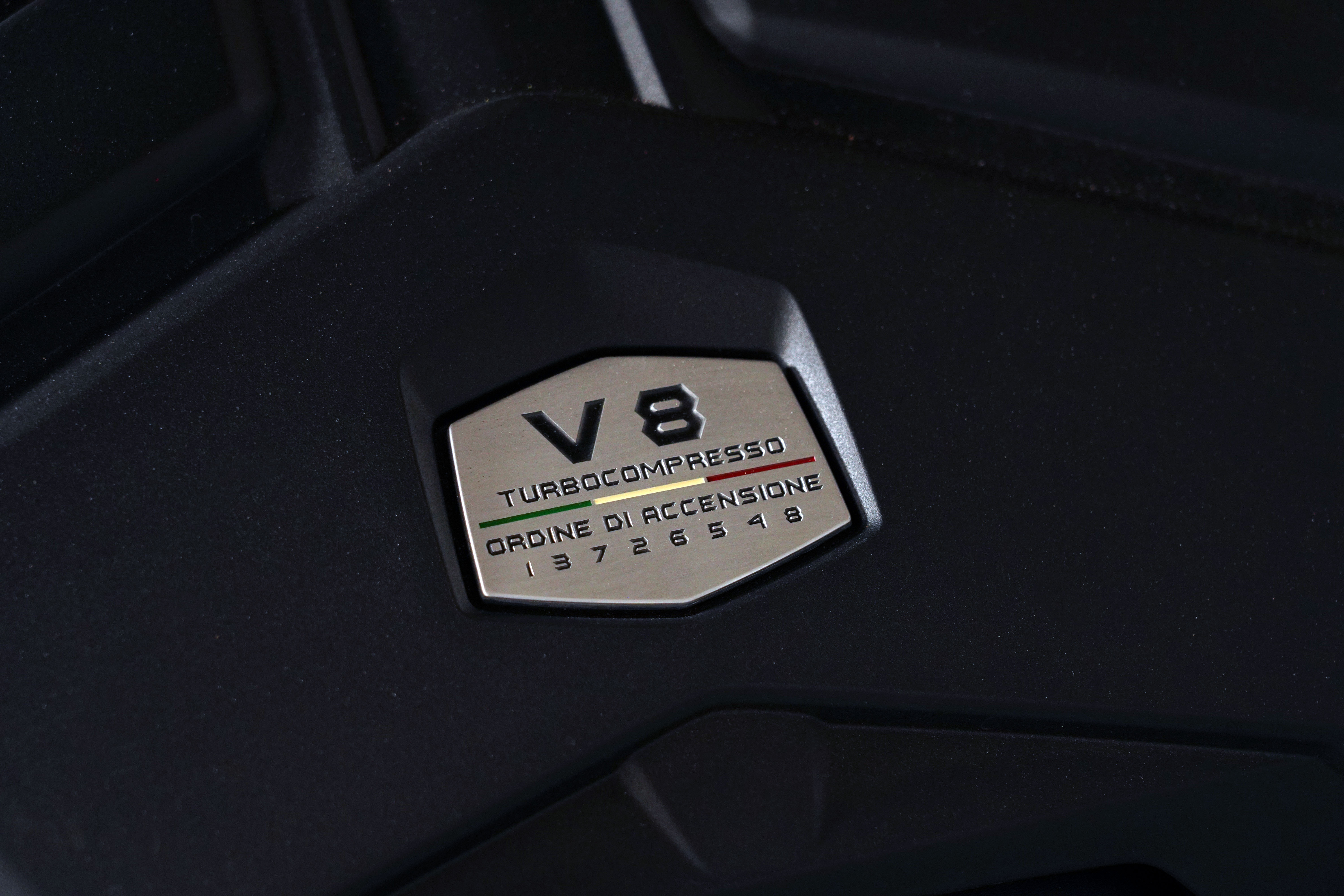 2022 Lamborghini Urus SUV Image 30