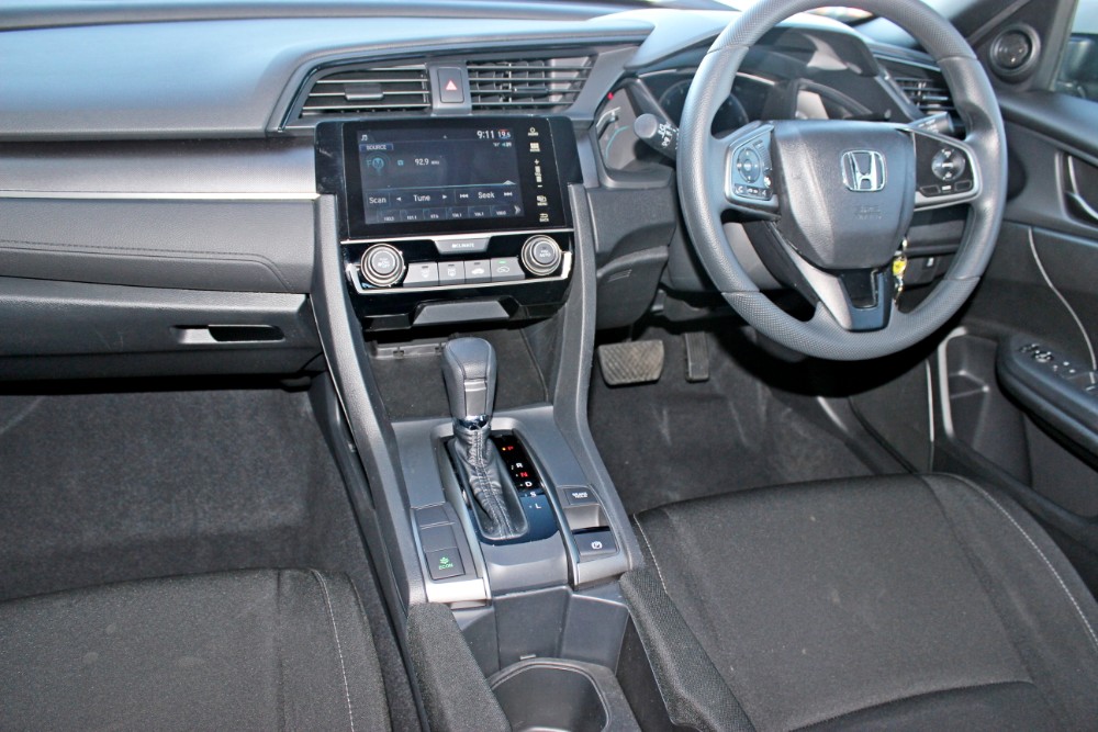 2018 Honda Civic 10th Gen  VTi Hatch Image 11