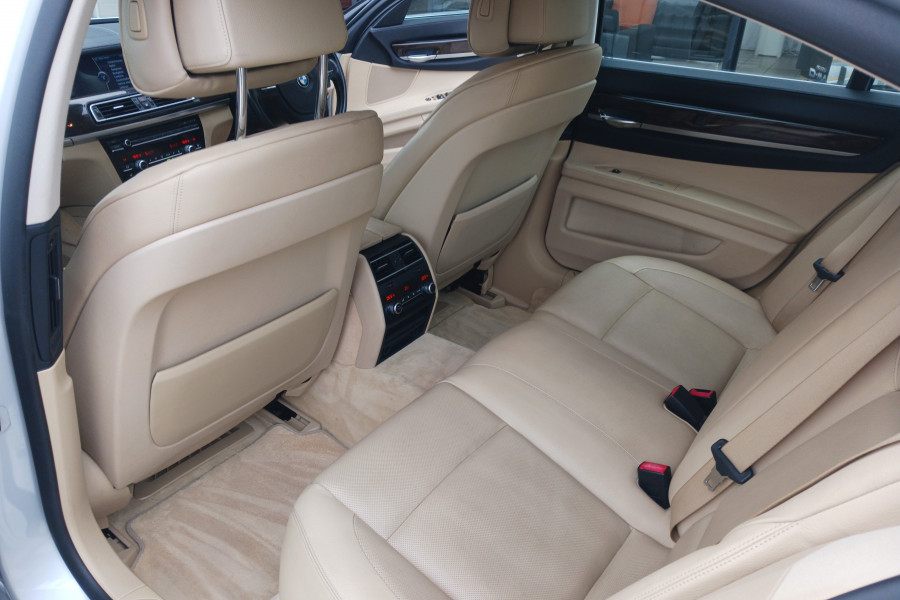 2009 MY10 BMW 7 Series F01 Tw.Turbo 740i Sedan Image 30