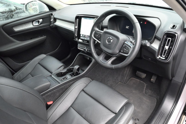 2025 MY26 Volvo XC40 XZ Plus B4 SUV image 3