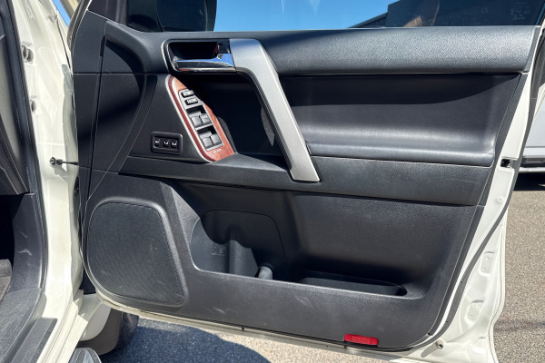 2016 Toyota LandCruiser Prado GDJ150R Kakadu SUV Image 19
