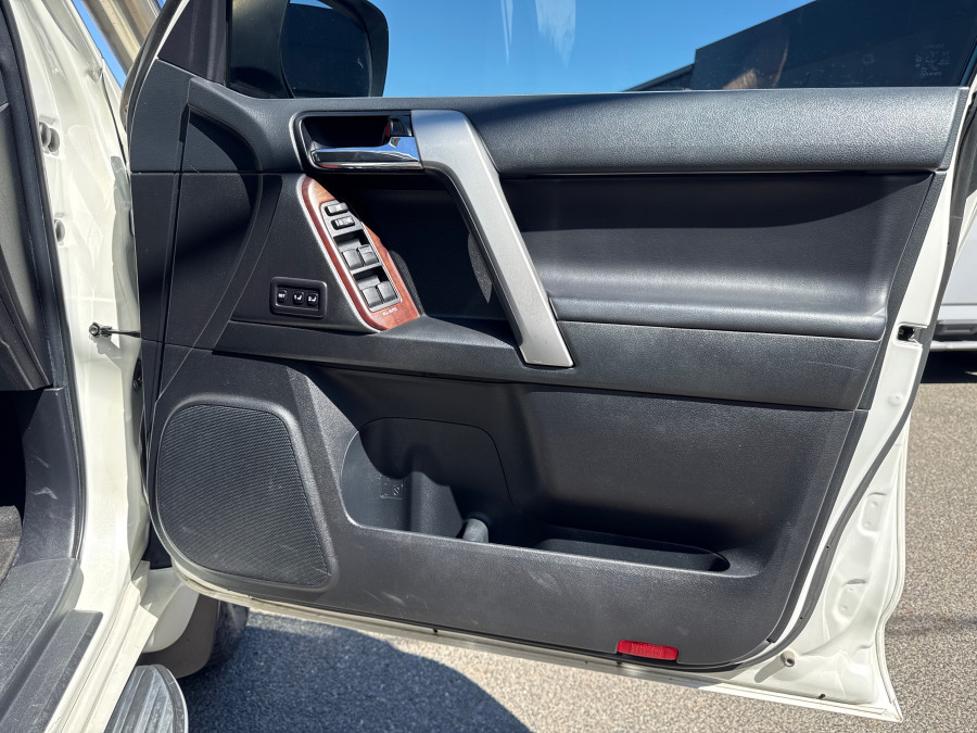 2016 Toyota LandCruiser Prado GDJ150R Kakadu SUV Image 19