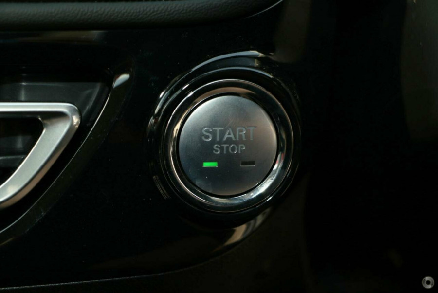 2024 MY24.5 MG HS AS33 Essence SUV Image 14