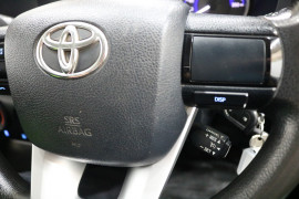 2017 Toyota HiLux GUN126R SR Cab chassis