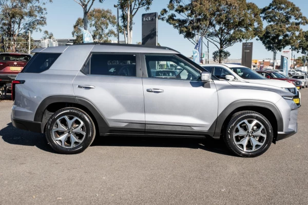 2025 KGM Torres J116 Adventure SUV Image 3