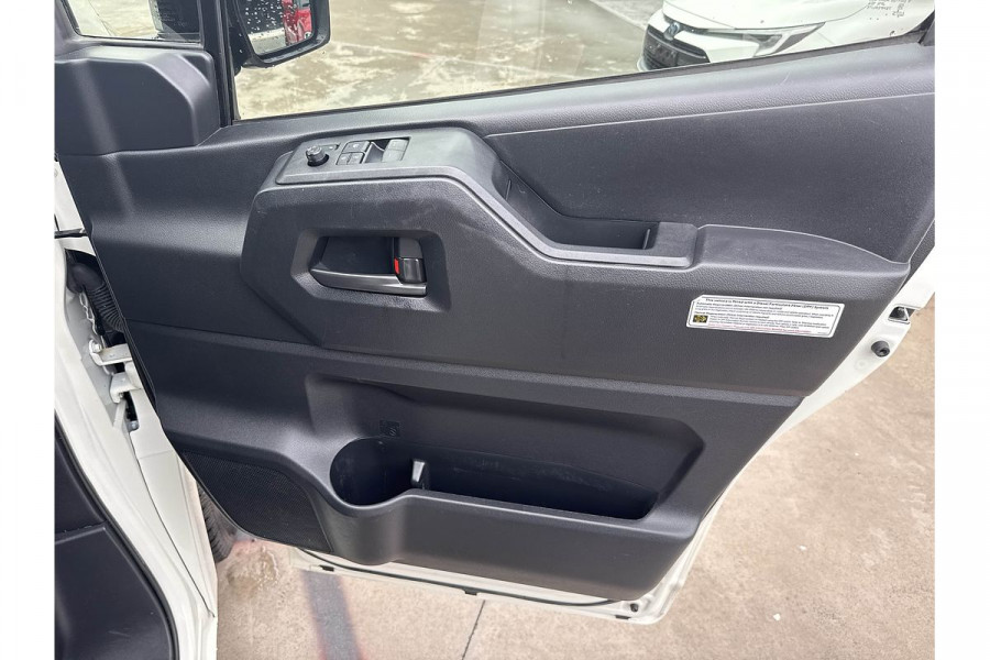 2021 Toyota HiAce GDH300R Van Image 10